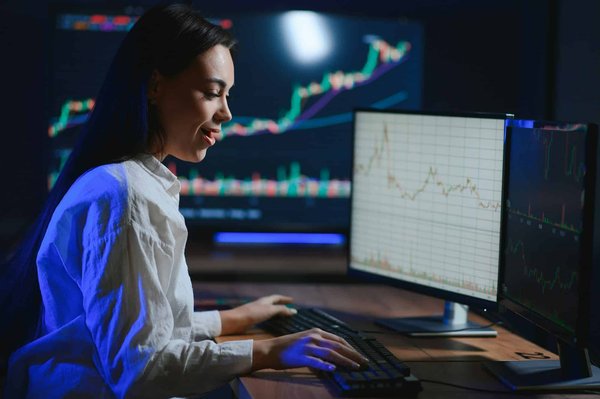 Quels sont les types de services offerts par une prop firm crypto ?